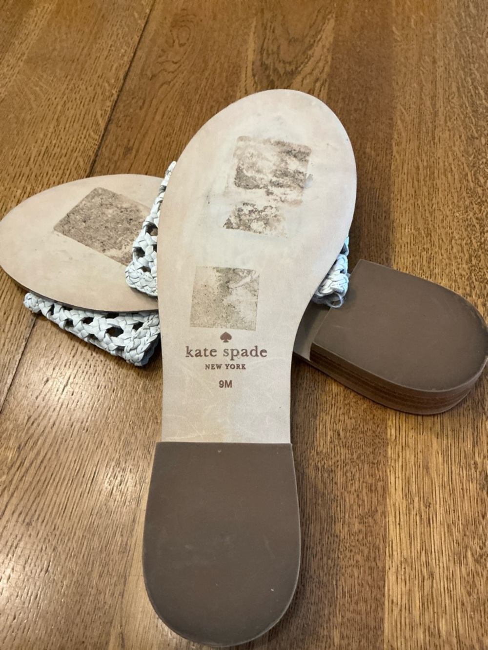 Woman’s kate spade white leather weave slides. Size 9. 1” heel. Stacked heel. - Picture 5 of 7